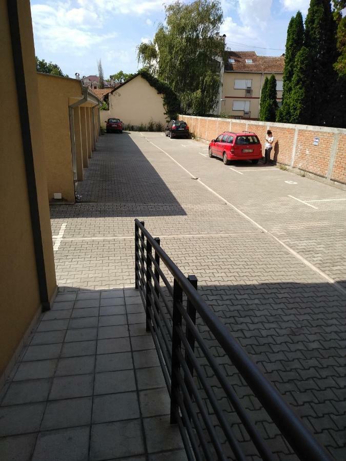 Apartman Marina Sa Garazom Novi Sad Luaran gambar